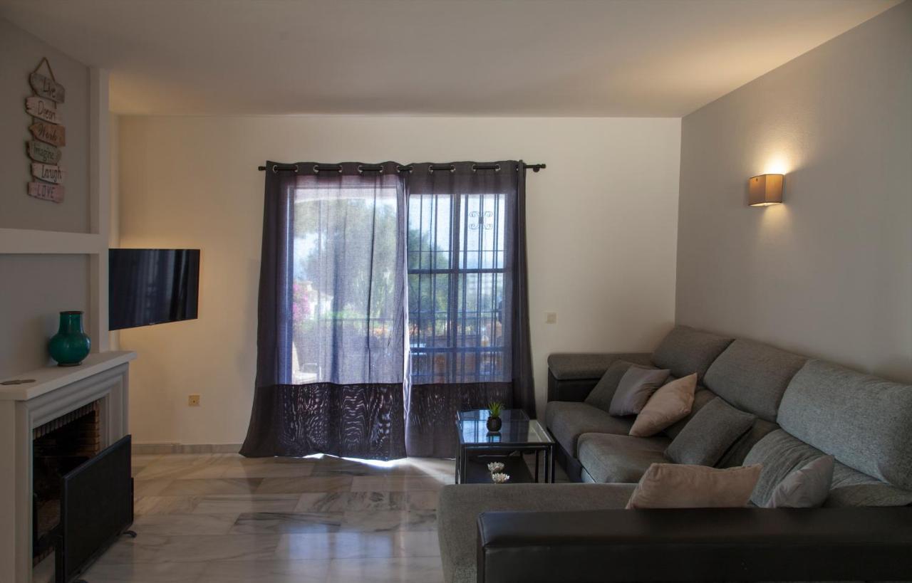 Agradable Adosado Con Piscina La Hidalga Villa Benalmadena Exterior photo