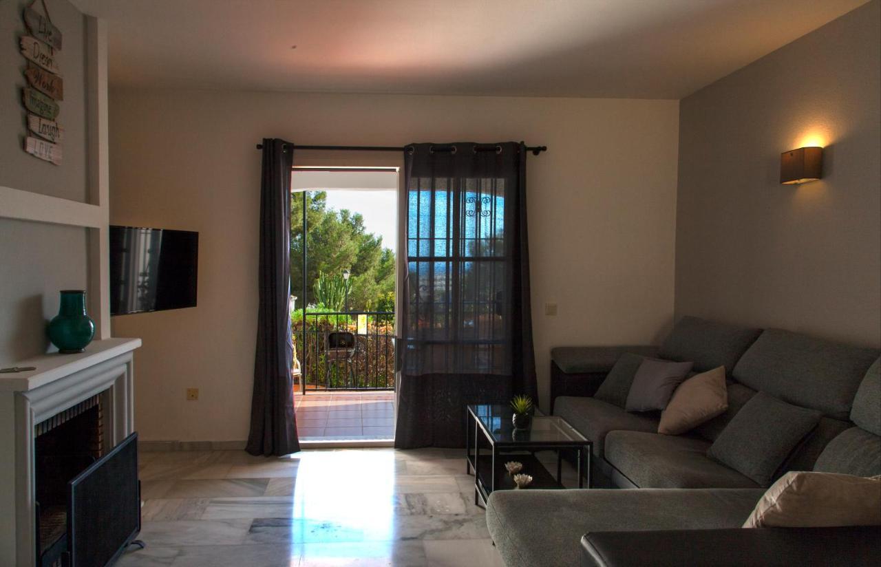Agradable Adosado Con Piscina La Hidalga Villa Benalmadena Exterior photo