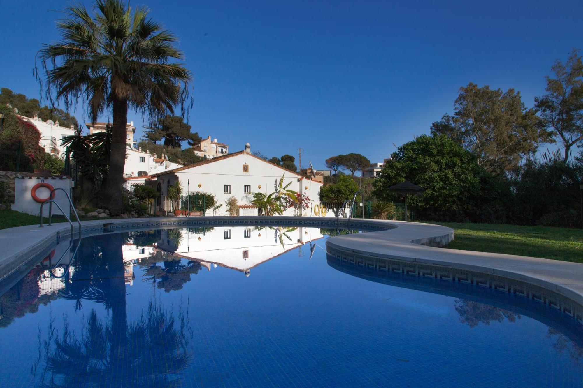 Agradable Adosado Con Piscina La Hidalga Villa Benalmadena Exterior photo